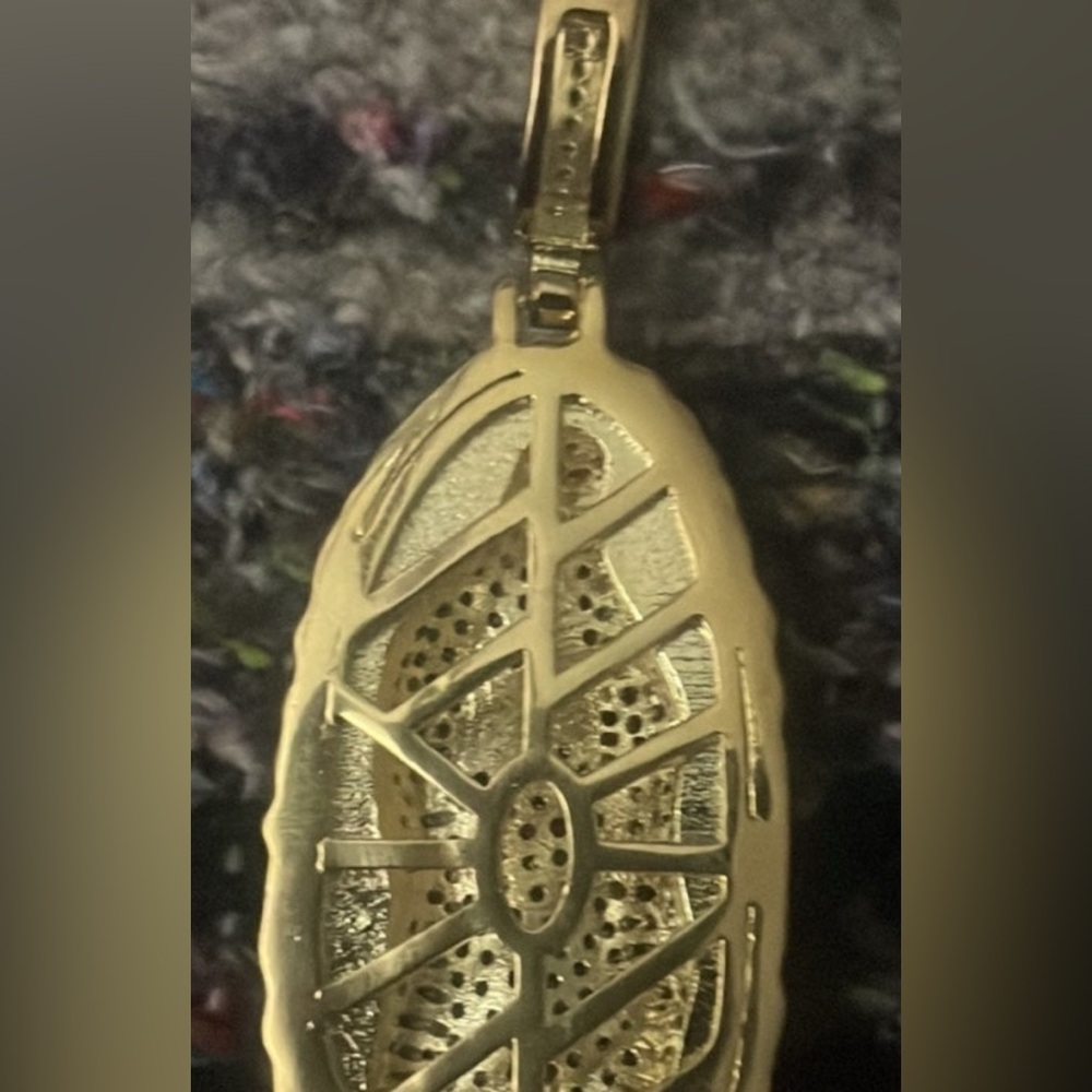 New Sold Out Rare Unisex Gold Plated 18K Virgin Mary Guadalupe With Chain . - Picture 11 of 17